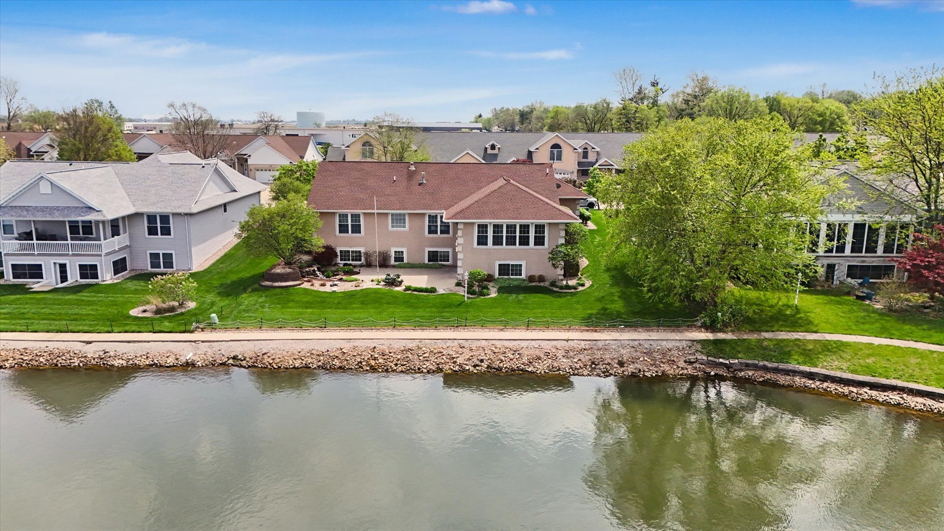 2910 Rutherford Drive Urbana, IL 61802 - Photo 51 of 62 a view of residential houses with swimming pool and outdoor space