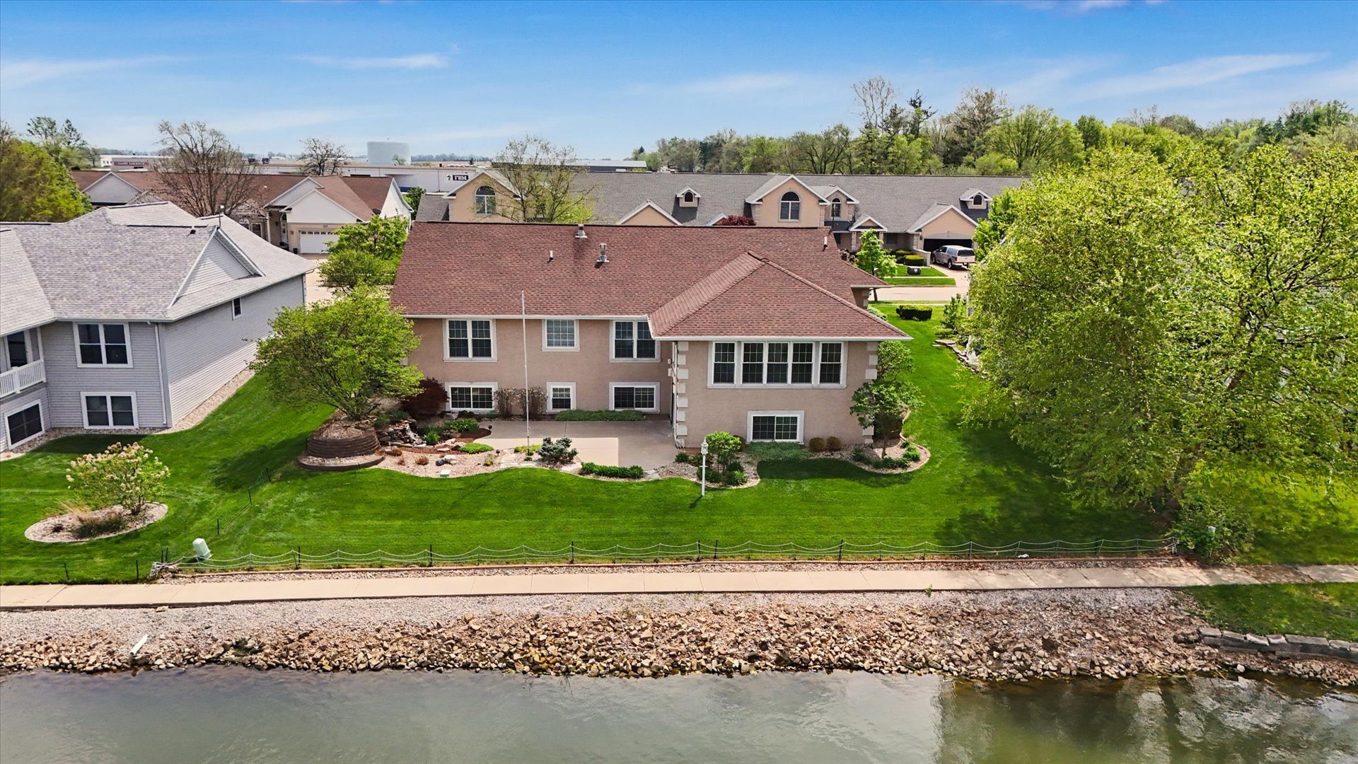 2910 Rutherford Drive Urbana, IL 61802 - Photo 53 of 62 an aerial view of residential houses with outdoor space and lake view