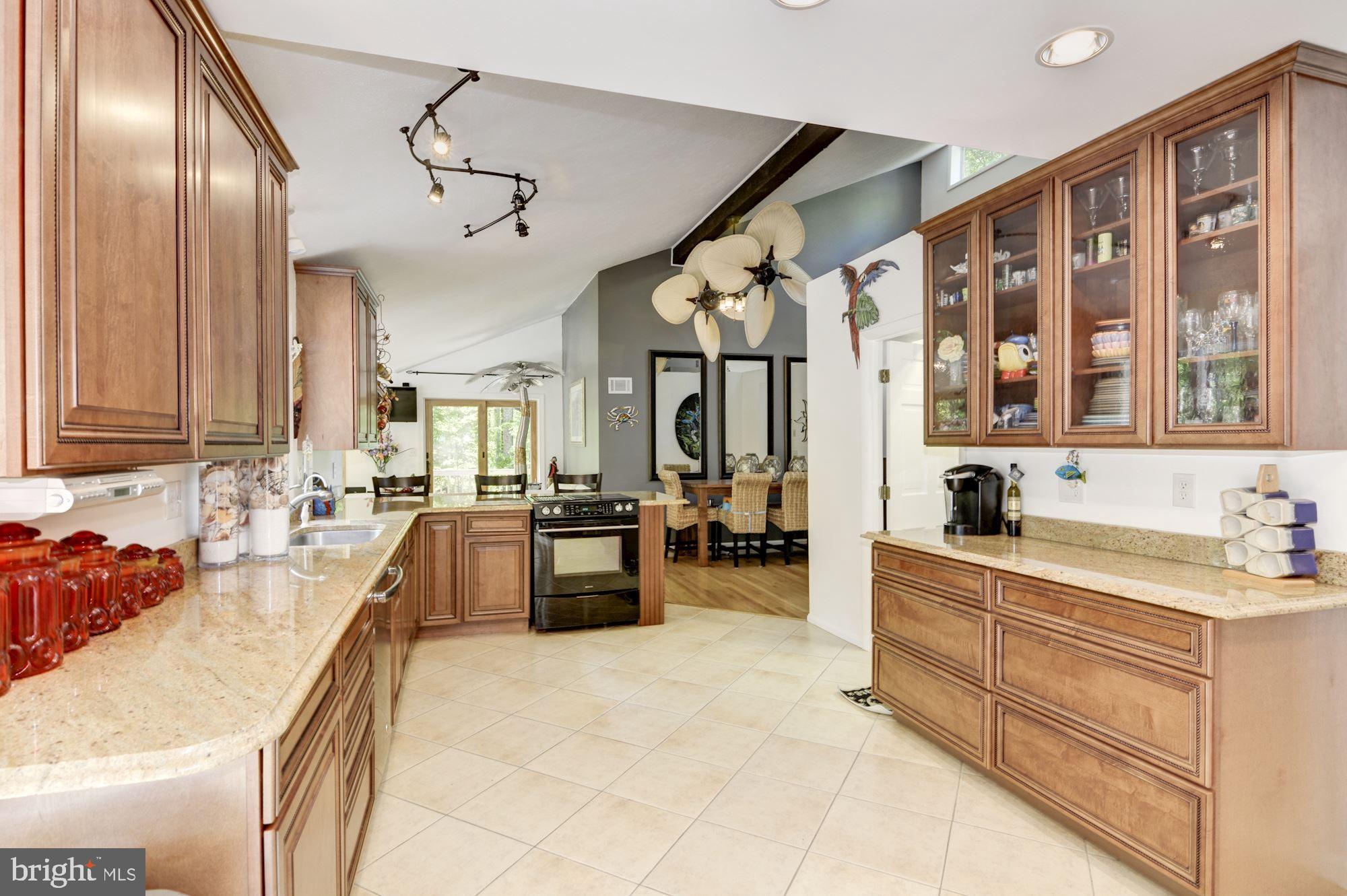 130 Claiborne Road Edgewater, MD 21037 - Photo 20 of 40 Abundant Cabinet Space