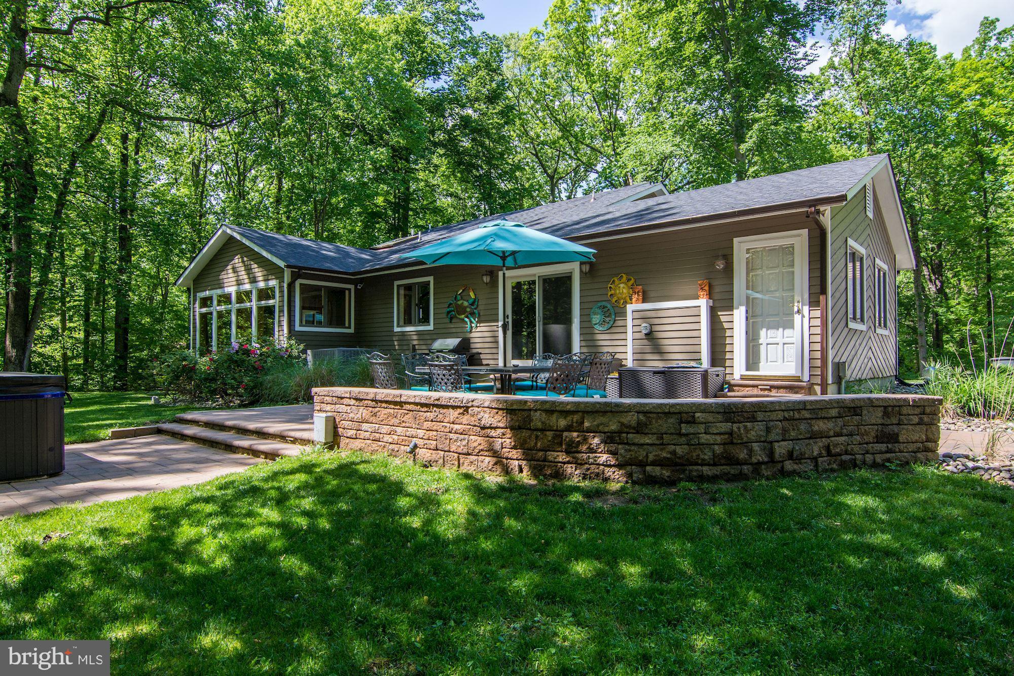 130 Claiborne Road Edgewater, MD 21037 - Photo 3 of 40 Side Elevation / Yard View