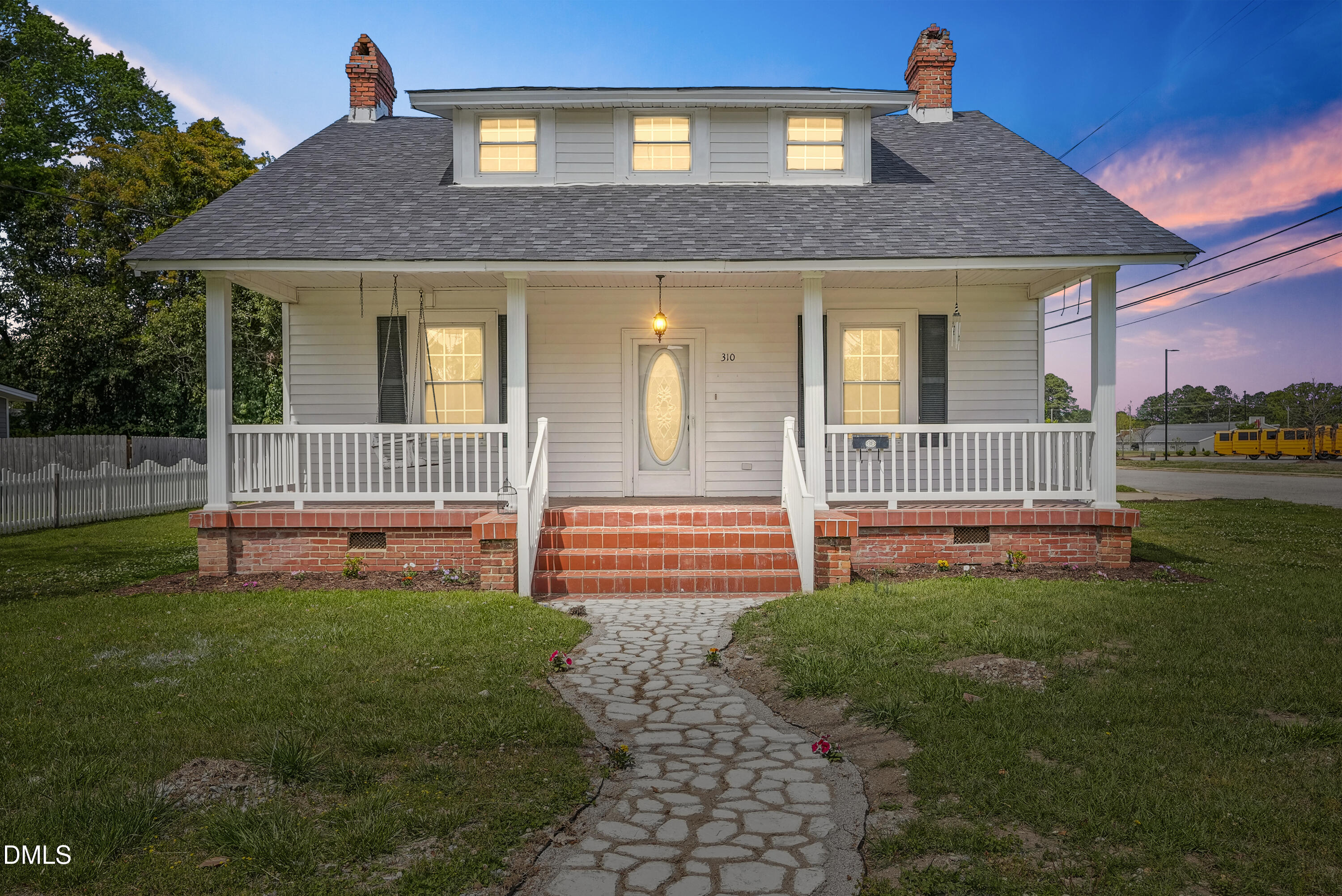 310 East E Street Erwin, NC 28339 - Photo 2 of 28 DSC06876