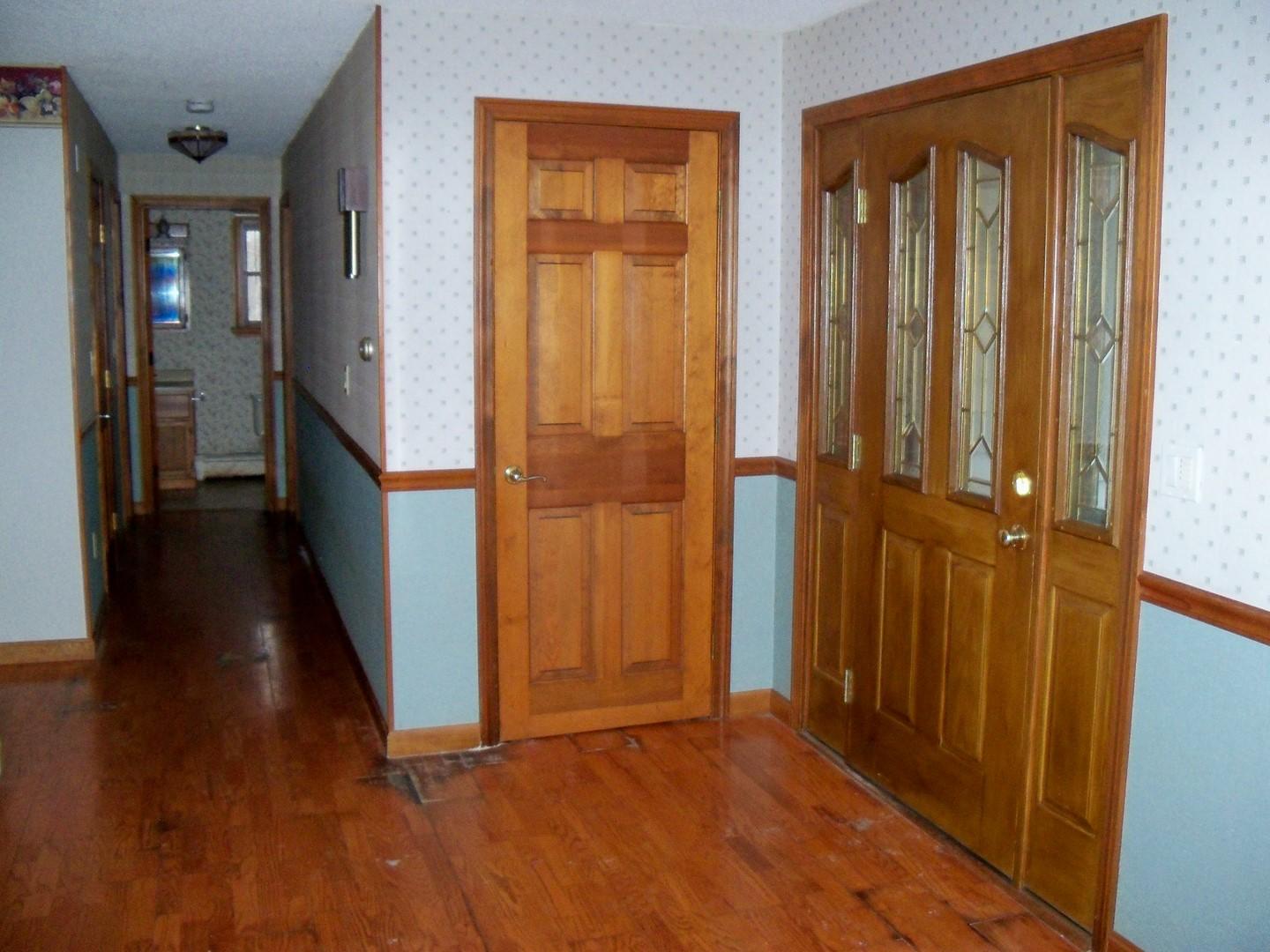 3066 Middle Road Sidney, ME 04330 - Photo 7 of 9 7. Entry (Copy)