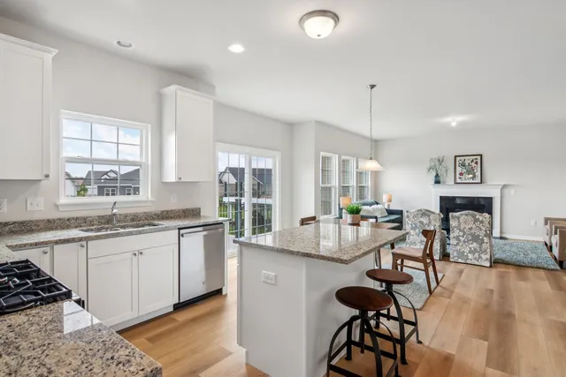 $489,900 | 607 Virginia Street, Elburn, IL 60119