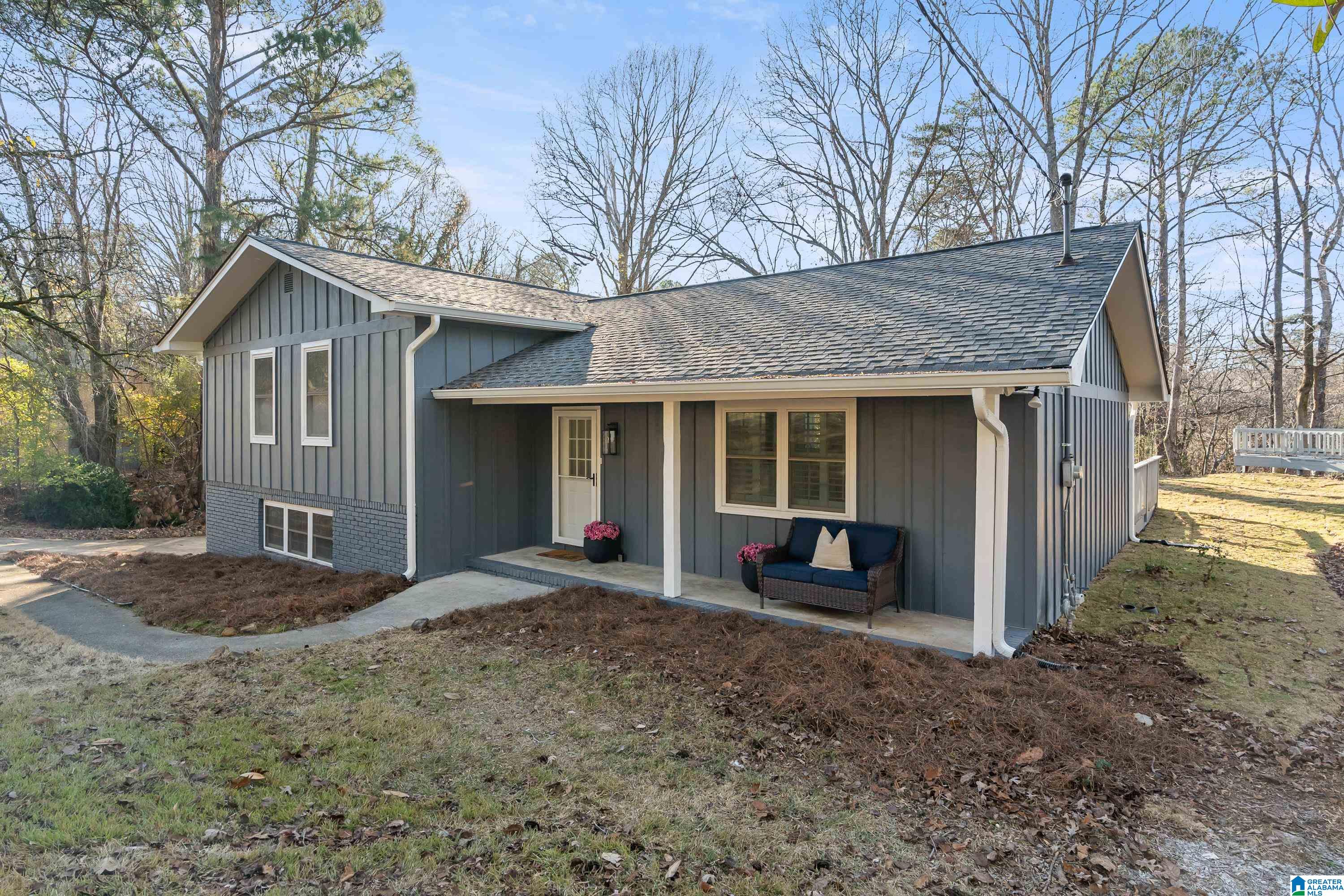 2562 Comanche Drive Birmingham, AL 35244 - Photo 4 of 37