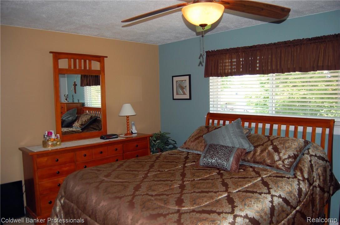 19066 Stonewood Road Riverview, MI 48193 - Photo 17 of 37 DSC_5975.JPG