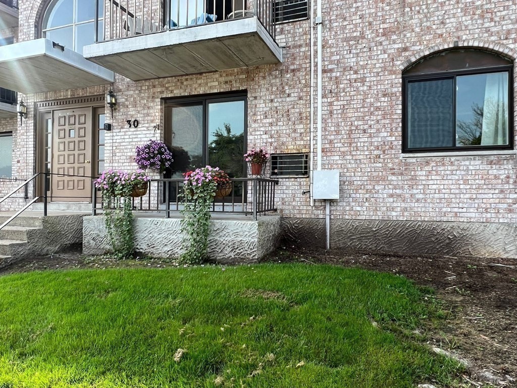 30 High Street, Unit 101 Dedham, MA 02026 - Photo 4 of 36