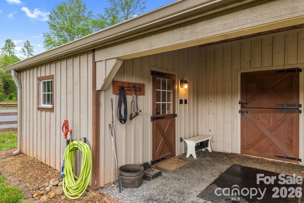 1091 Bill Collins Road Columbus, NC 28722 - Photo 4 of 30 Gallery Image 4