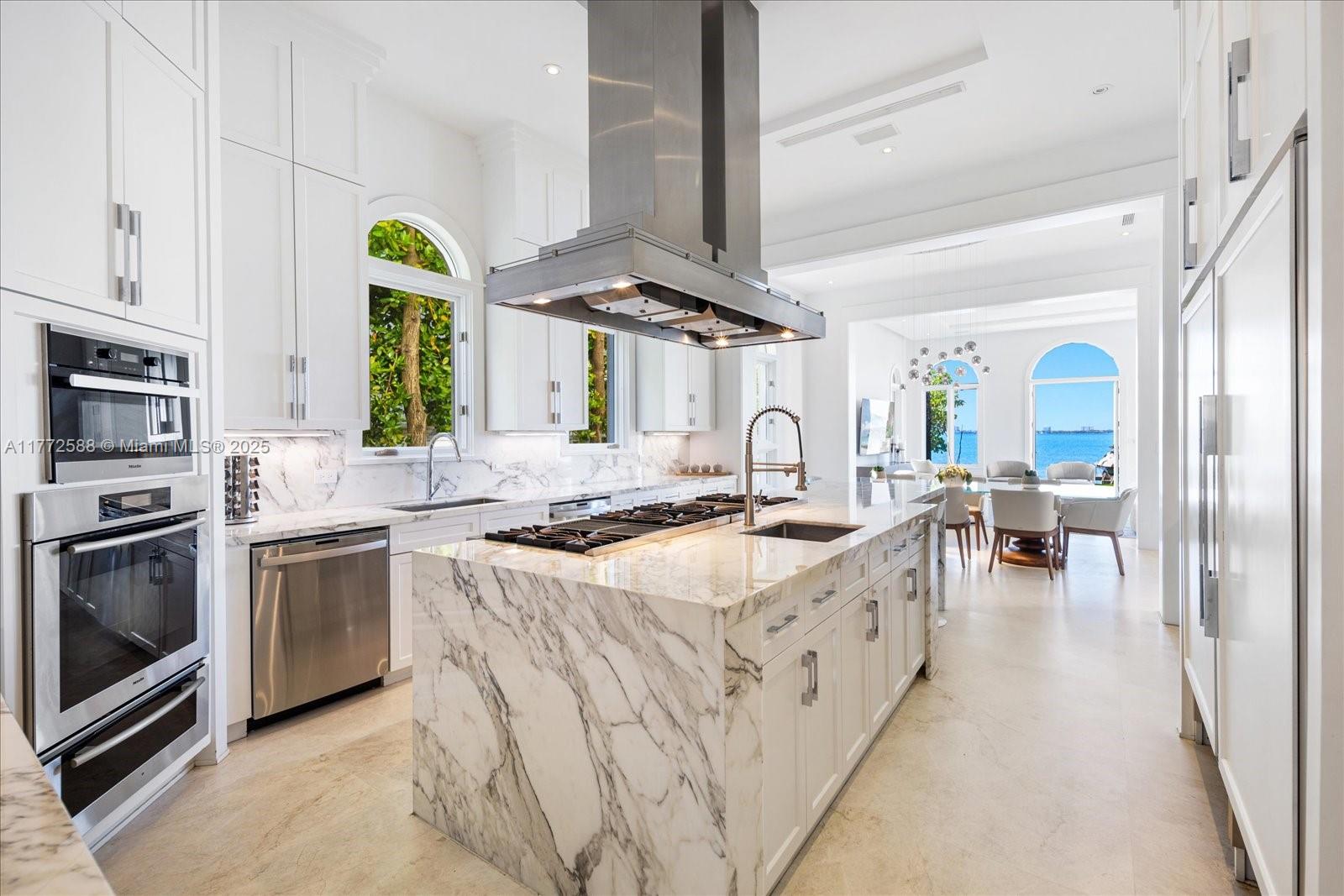 4340 North Bay Road Miami Beach, FL 33140 - Photo 17 of 61