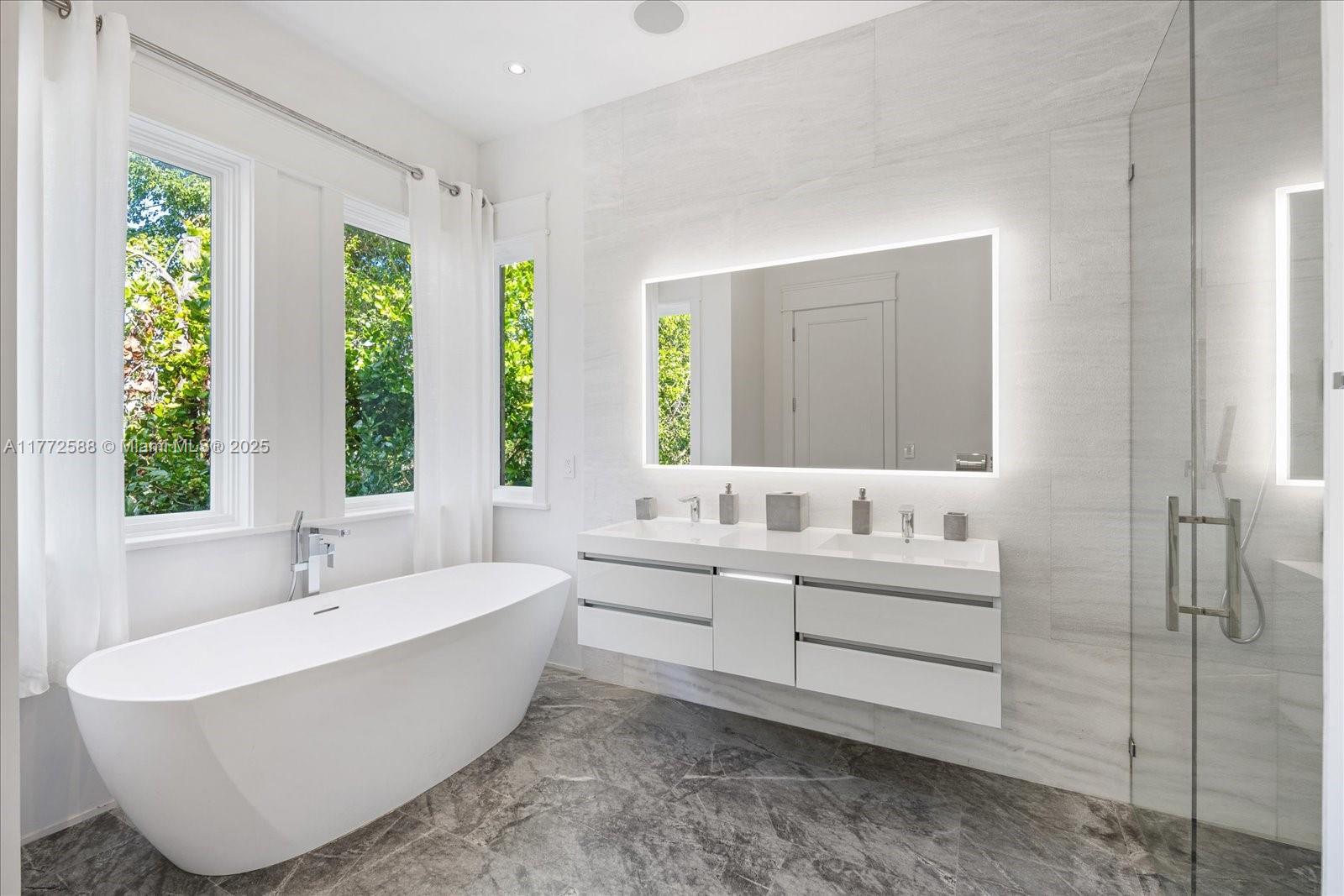 4340 North Bay Road Miami Beach, FL 33140 - Photo 31 of 61