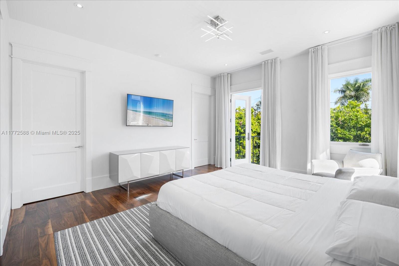 4340 North Bay Road Miami Beach, FL 33140 - Photo 41 of 61