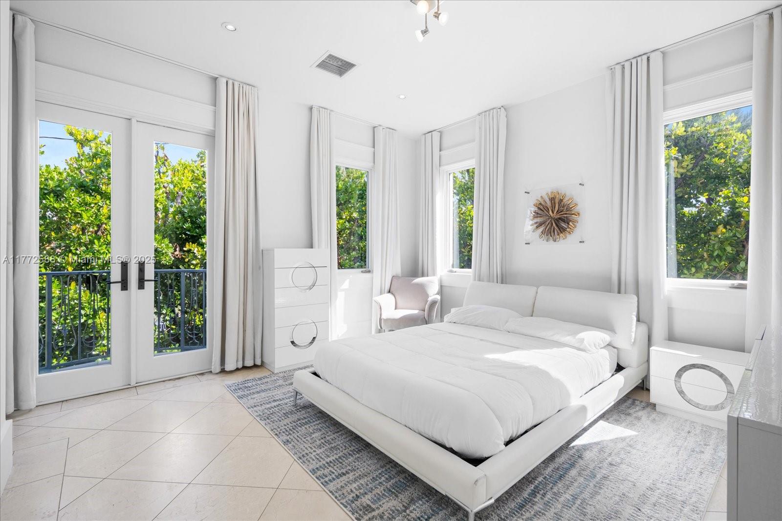 4340 North Bay Road Miami Beach, FL 33140 - Photo 42 of 61