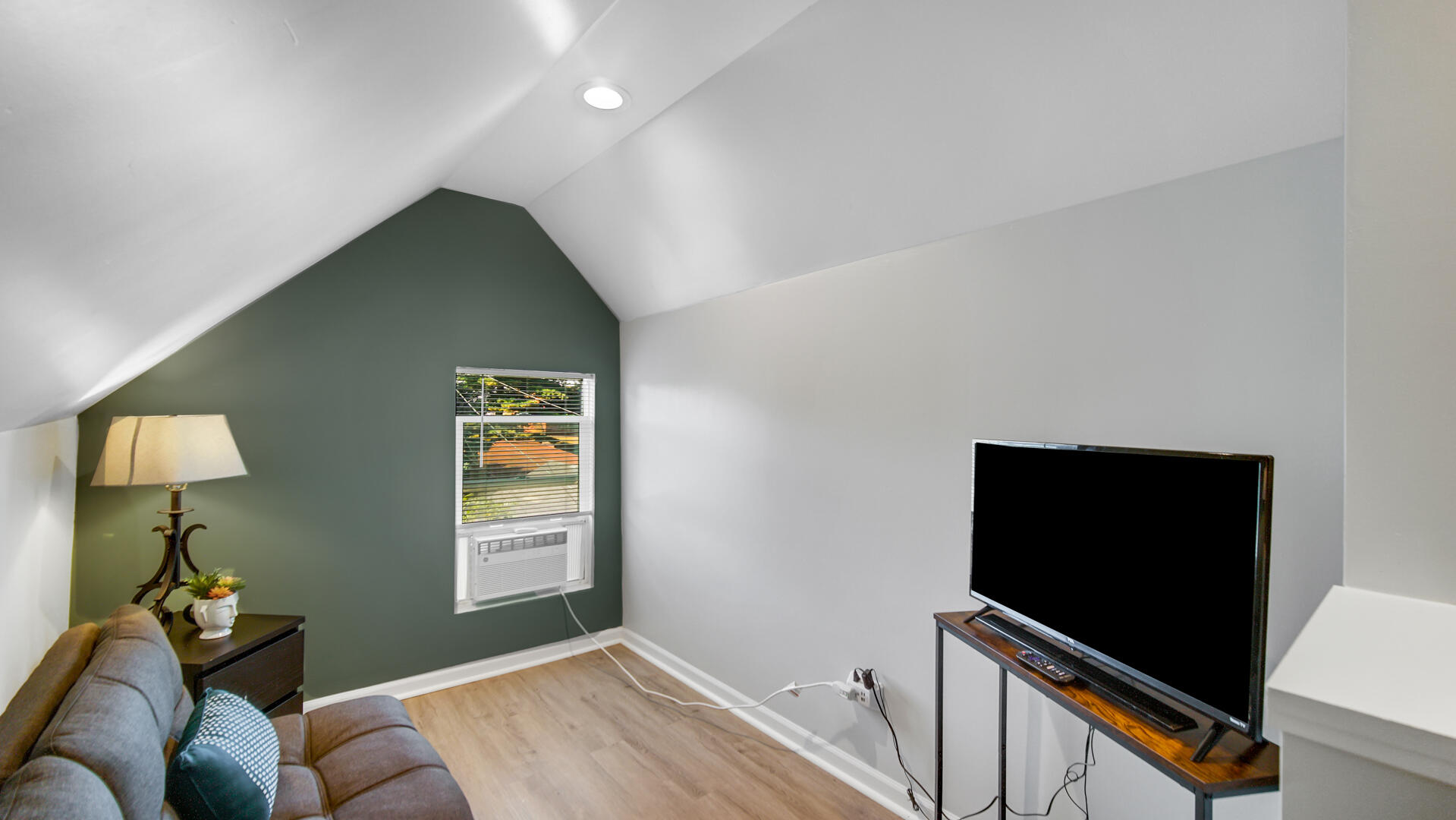 1422 Roberts Avenue Whiting, IN 46394 - Photo 4 of 29 a living room with furniture and a flat screen tv