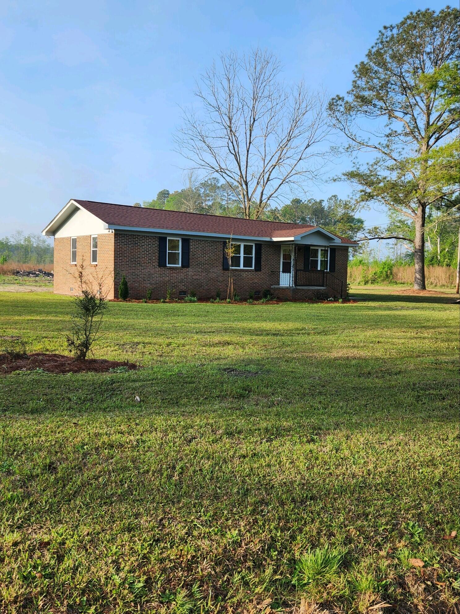 578 Wesley Grove Road Cottageville, SC 29435 - Photo 11 of 29 BFF23434-71E3-4467-83B3-F7A2FD9B5BC0