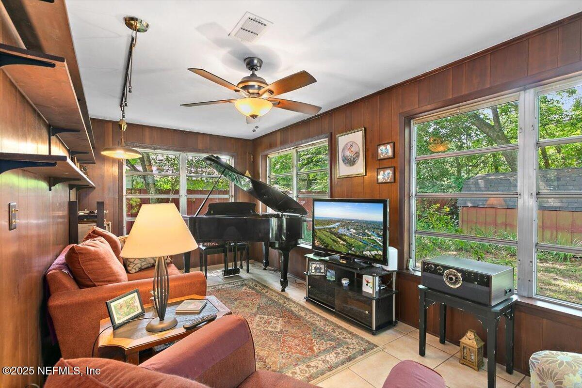 10548 Hemming Road Jacksonville, FL 32225 - Photo 5 of 12 Family Room