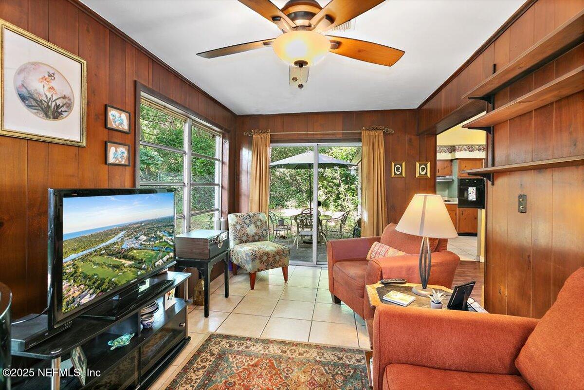 10548 Hemming Road Jacksonville, FL 32225 - Photo 6 of 12 Family Room