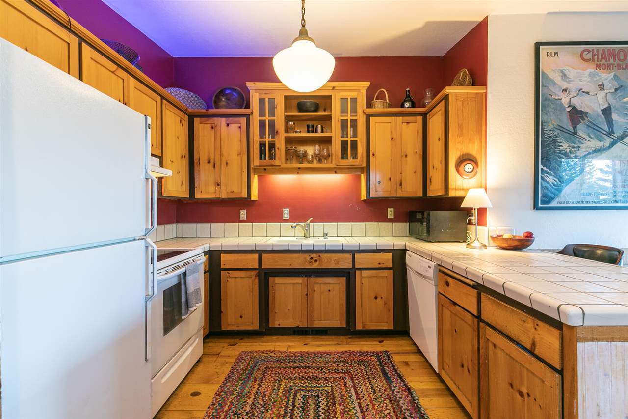 11677 Chamonix Road Truckee, CA 96161 - Photo 10 of 21 Gallery Image 10