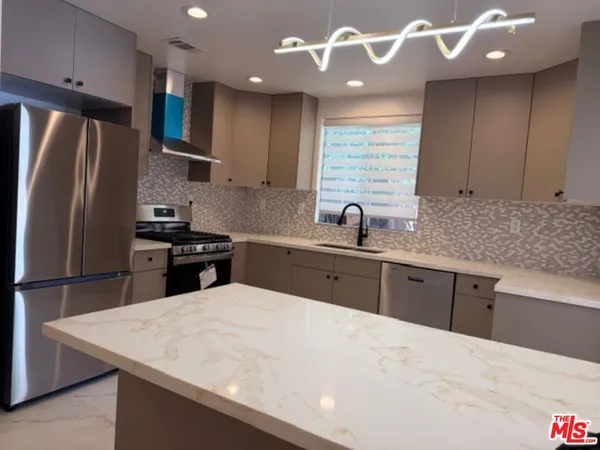 $5,900 | 14843 Morrison Street, Sherman Oaks, CA 91403