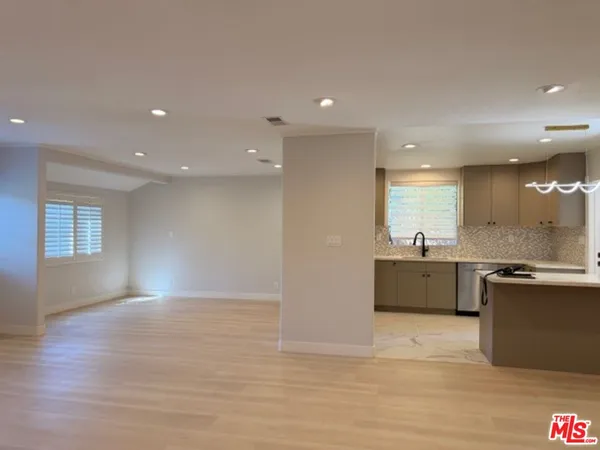 $5,900 | 14843 Morrison Street, Sherman Oaks, CA 91403
