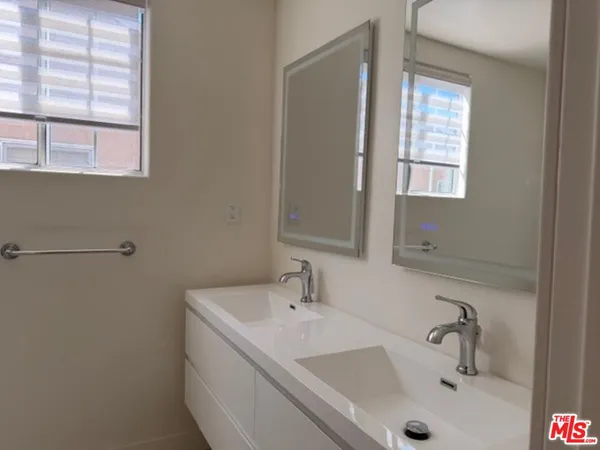 $5,900 | 14843 Morrison Street, Sherman Oaks, CA 91403