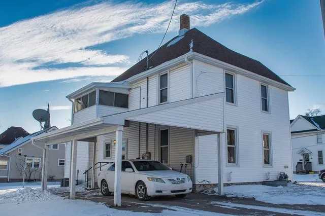 $199,000 | 285 North Bonson Street, Platteville, WI 53818