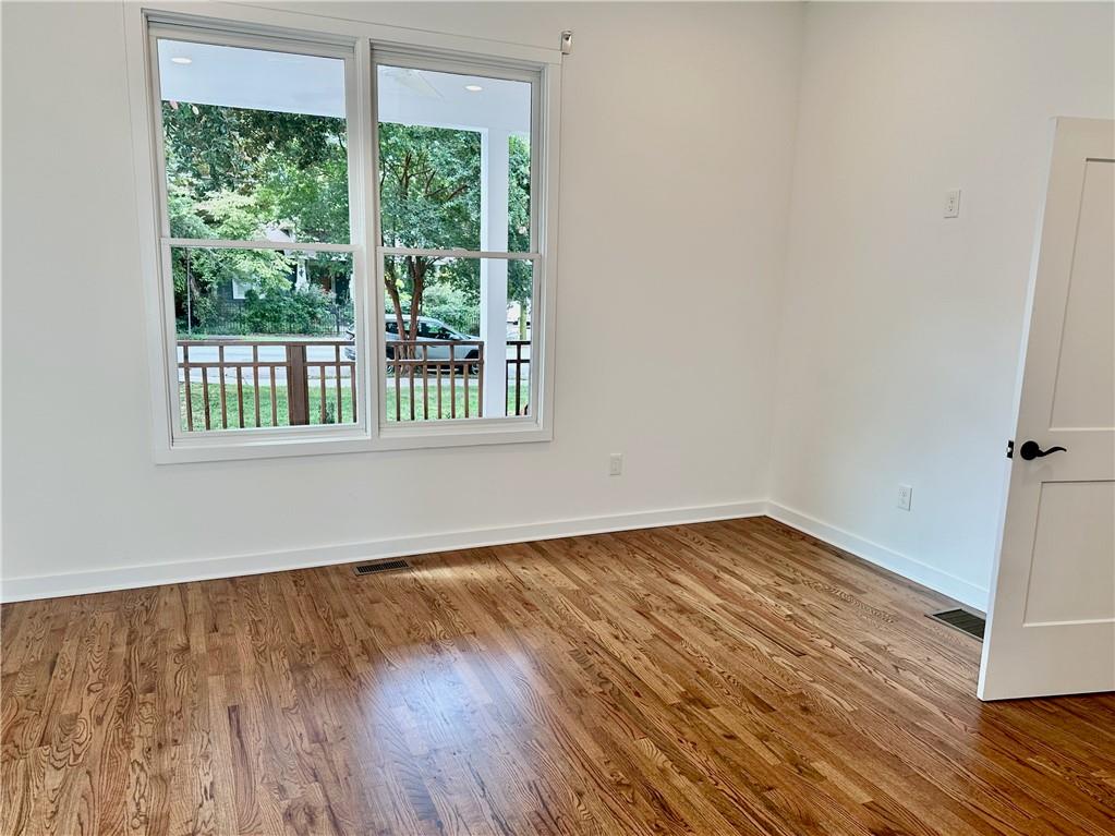 851 Dill Avenue Southwest Atlanta, GA 30310 - Photo 14 of 35