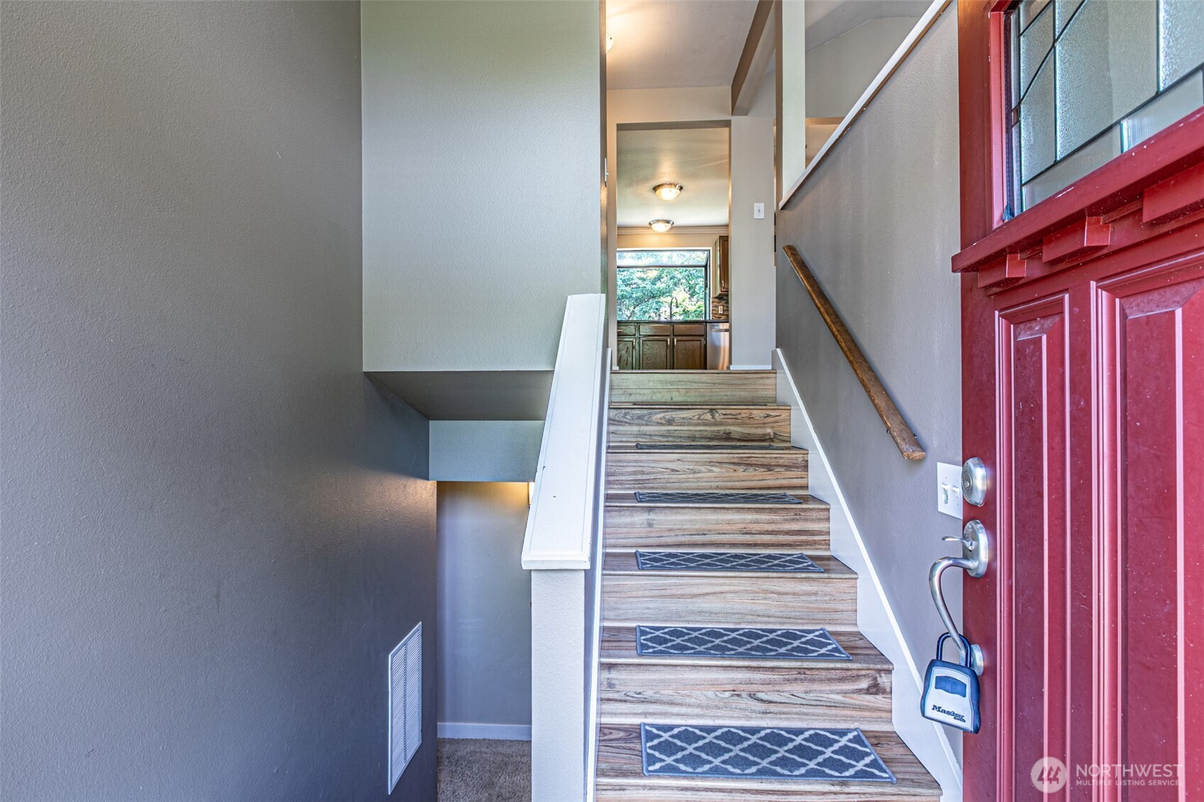 4314 Northeast 1st Place Renton, WA 98059 - Photo 8 of 33 Gallery Image 8