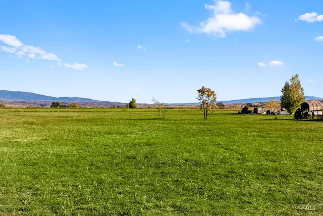 $285,000 | 2156 Old Highway, Midvale, ID 83645
