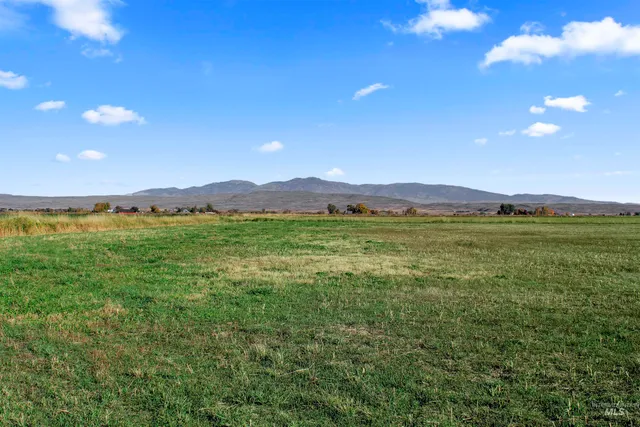 $285,000 | 2156 Old Highway, Midvale, ID 83645