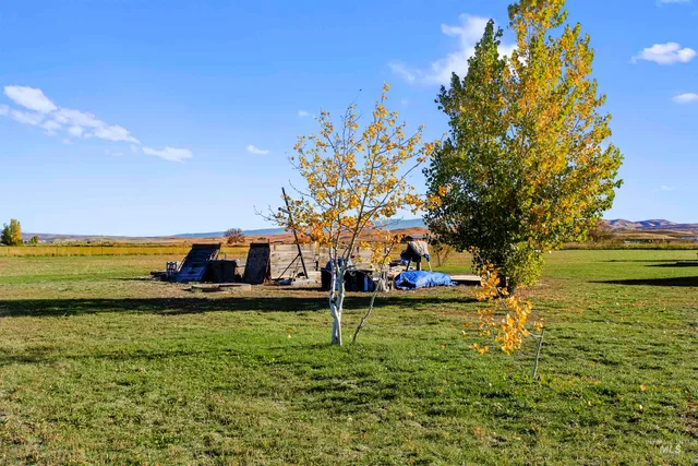 $285,000 | 2156 Old Highway, Midvale, ID 83645