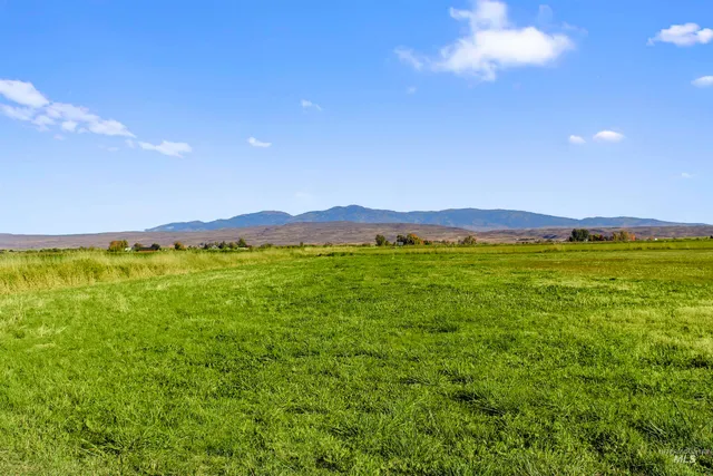 $285,000 | 2156 Old Highway, Midvale, ID 83645