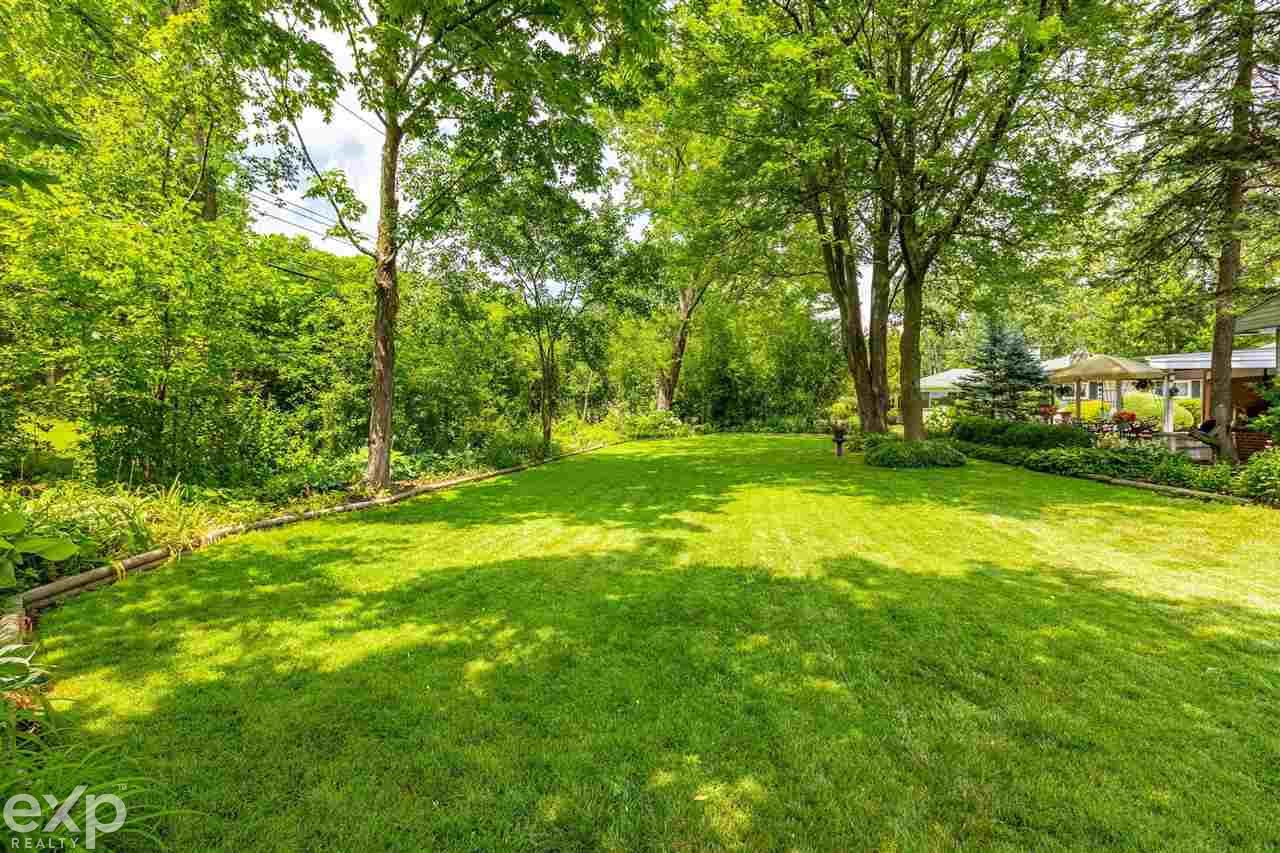 28251 Peppermill Road Farmington, MI 48331 - Photo 6 of 28 50080859-5.JPG