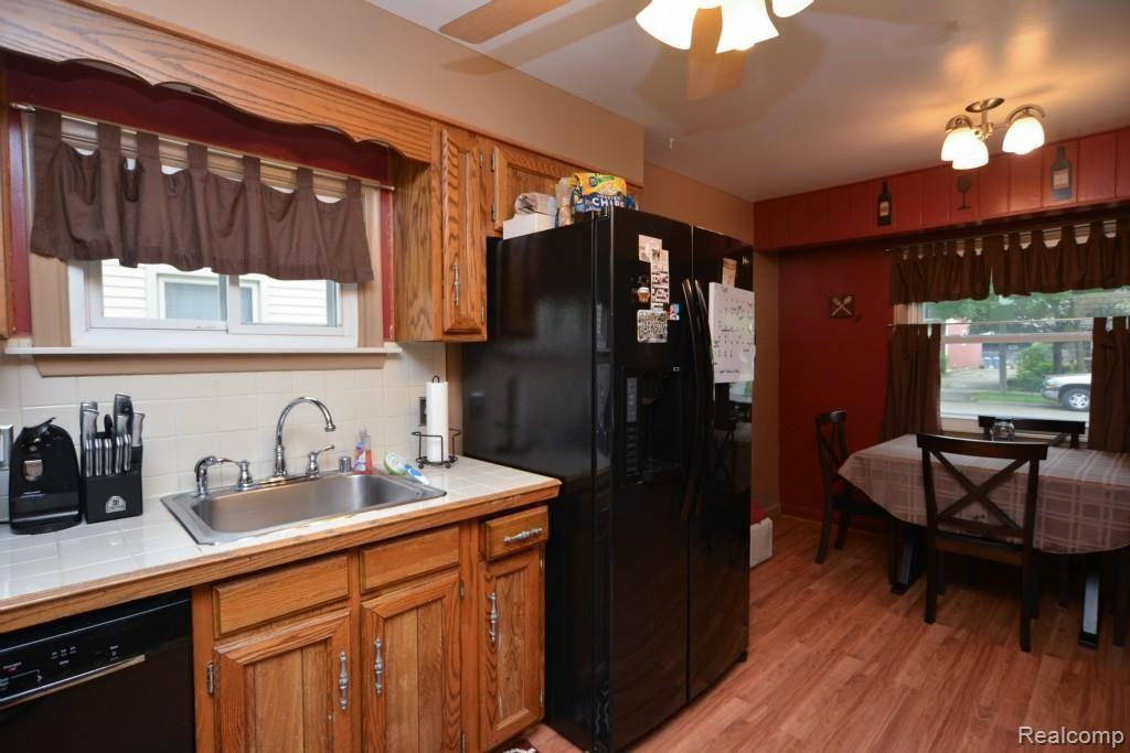 1434 Oakley Road Clawson, MI 48017 - Photo 16 of 23 9_7L8F8N_still_ki3.jpg
