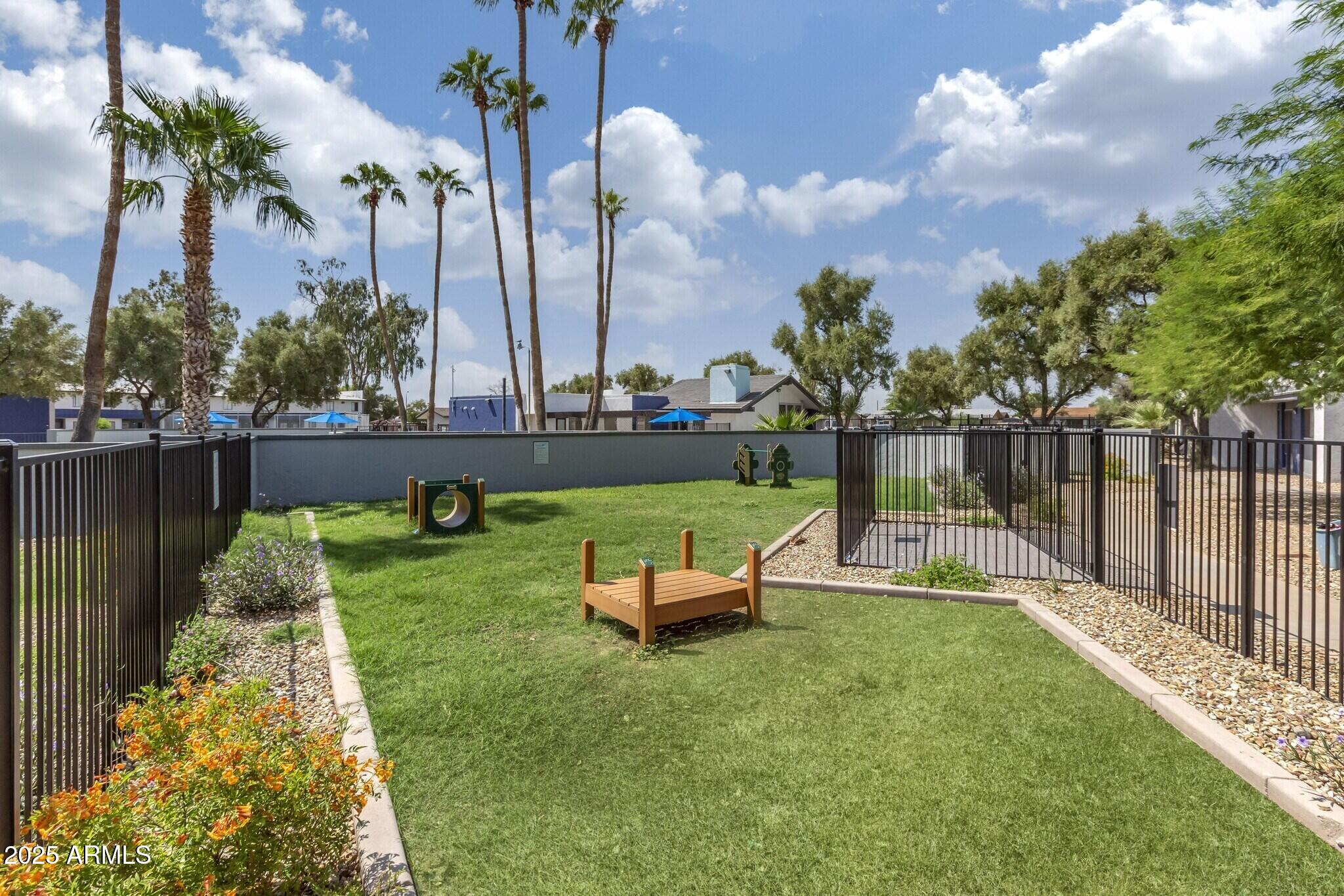 2627 North 45th Avenue, Unit 2P Phoenix, AZ 85035 - Photo 27 of 29 VDA_Dog Park