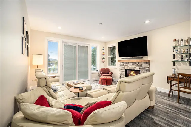 $827,900 | 805 West Loomis Street, Ludington, MI 49431