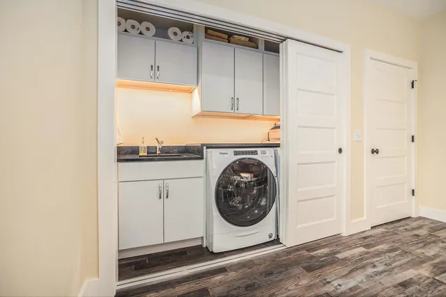 $827,900 | 805 West Loomis Street, Ludington, MI 49431