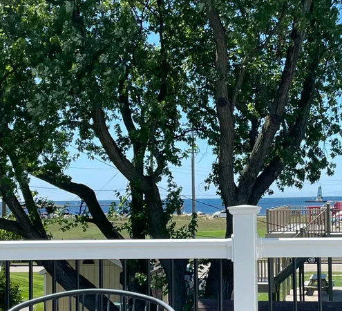 $817,900 | 805 West Loomis Street, Ludington, MI 49431