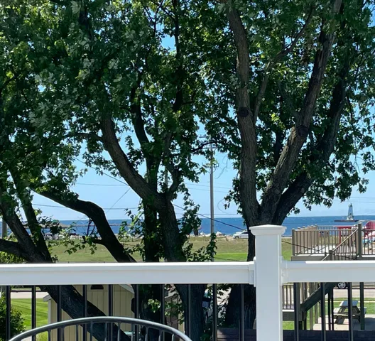 $827,900 | 805 West Loomis Street, Ludington, MI 49431