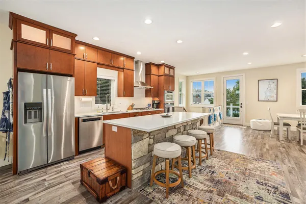 $817,900 | 805 West Loomis Street, Ludington, MI 49431