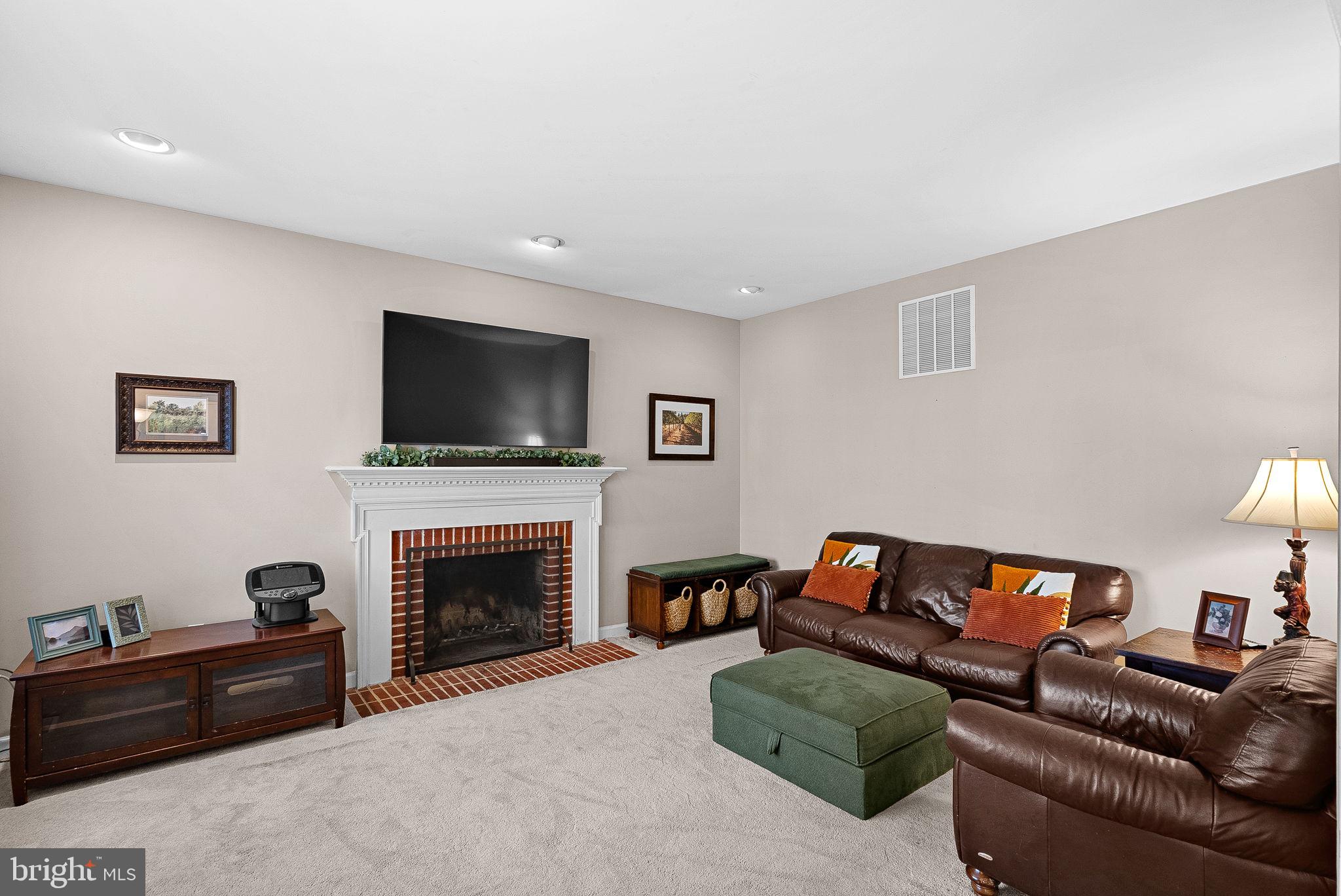 43464 Evans Pond Road Leesburg, VA 20176 - Photo 26 of 83 Family Room