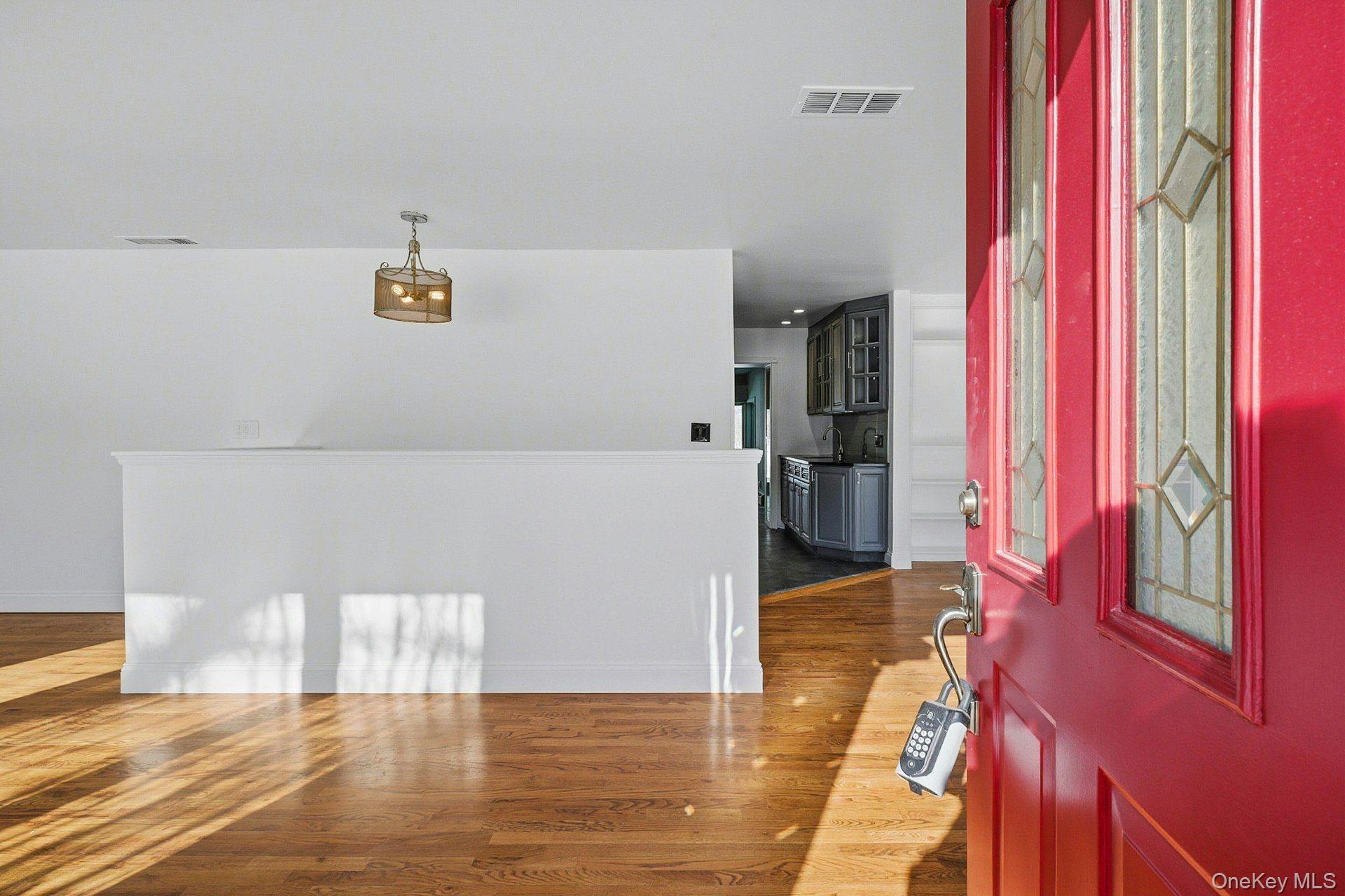 10 Hewitt Drive Northport, NY 11768 - Photo 30 of 48