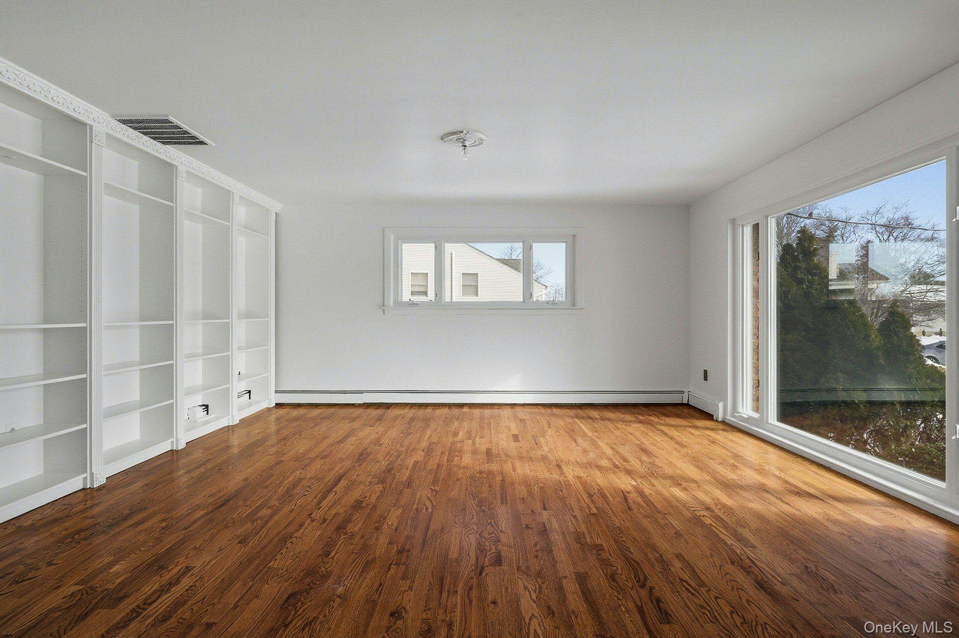 10 Hewitt Drive Northport, NY 11768 - Photo 34 of 48