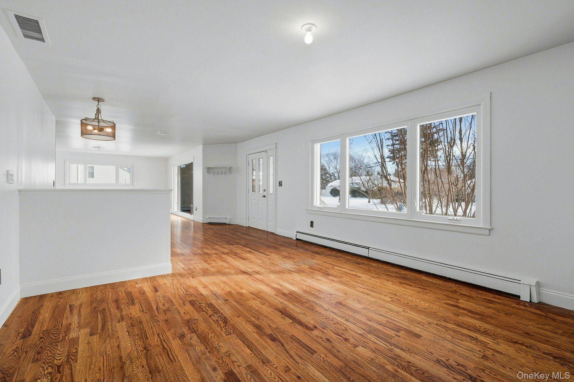 10 Hewitt Drive Northport, NY 11768 - Photo 40 of 48