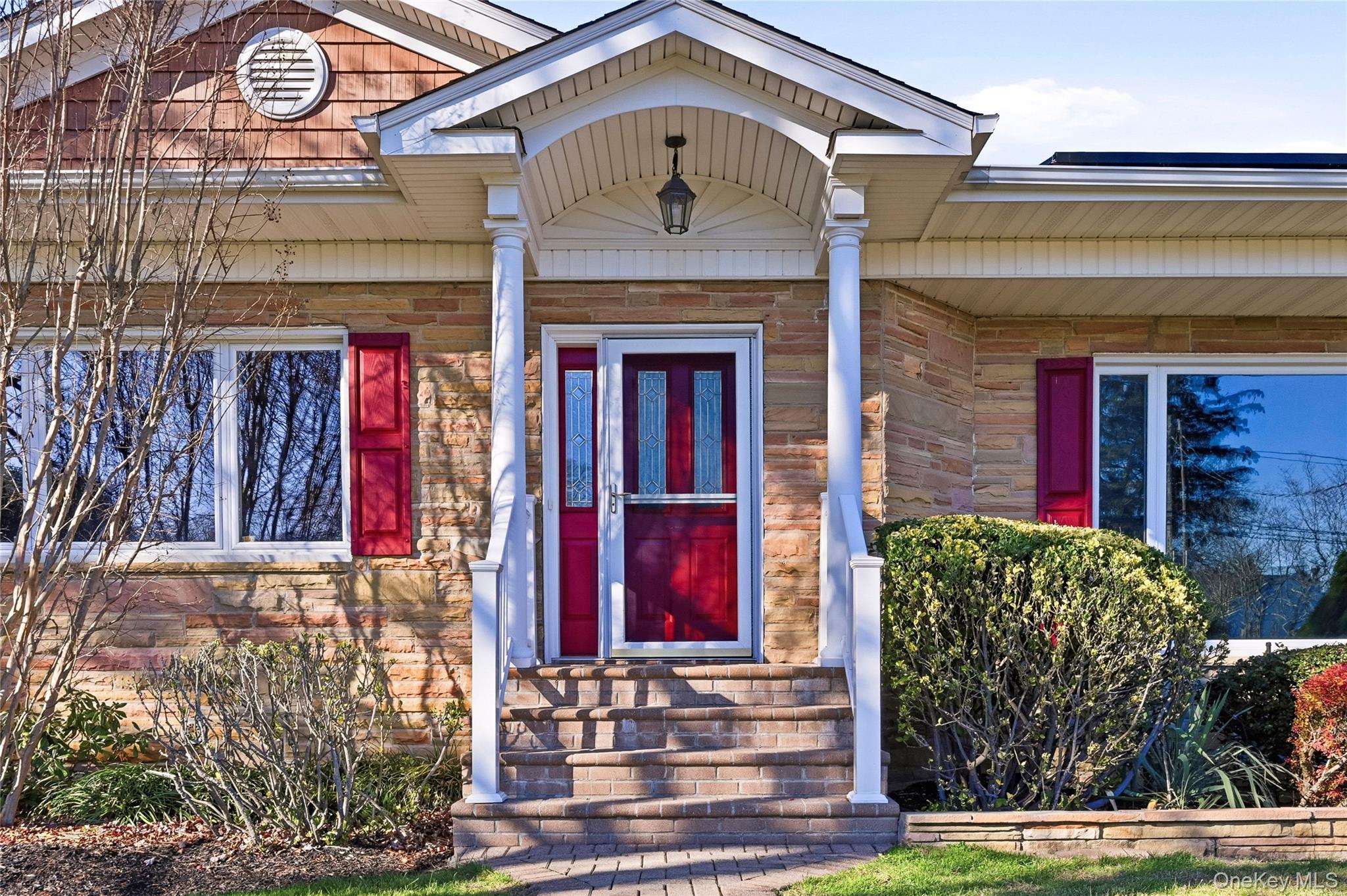 10 Hewitt Drive Northport, NY 11768 - Photo 4 of 48