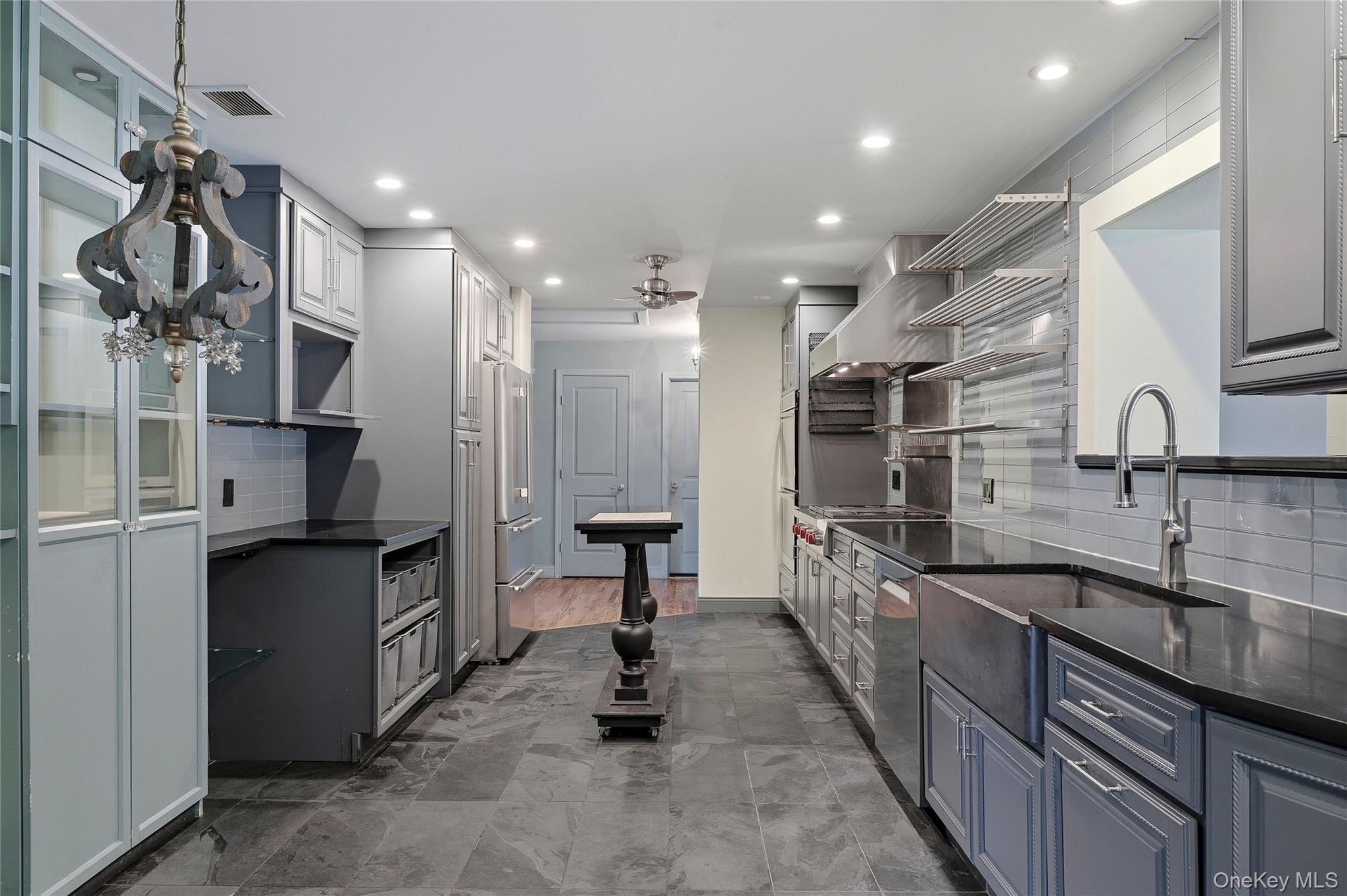 10 Hewitt Drive Northport, NY 11768 - Photo 6 of 48