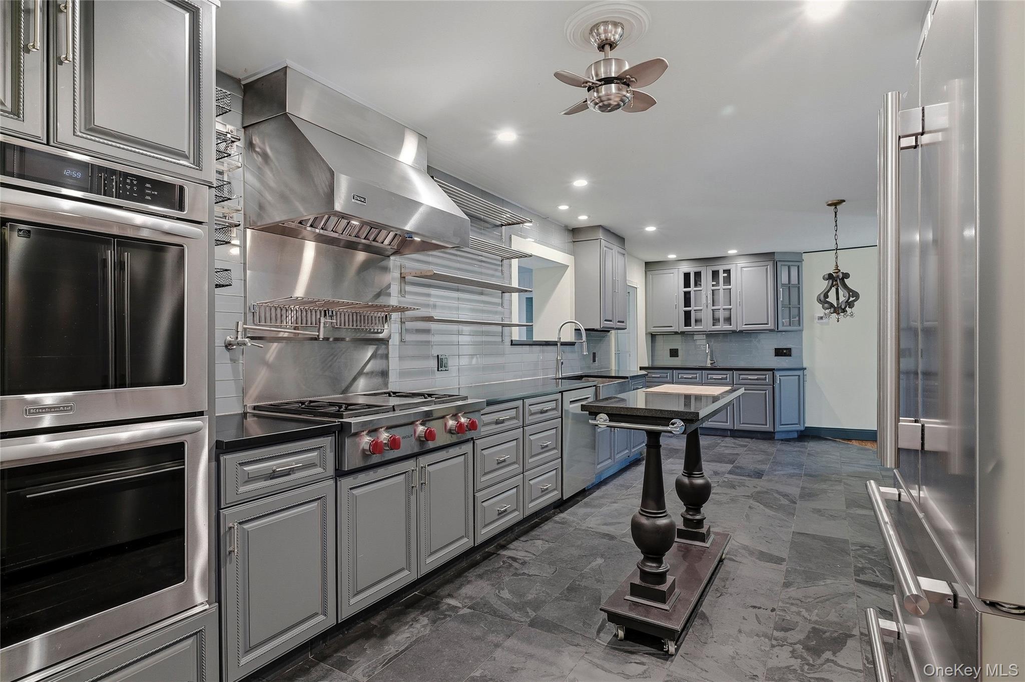 10 Hewitt Drive Northport, NY 11768 - Photo 8 of 48