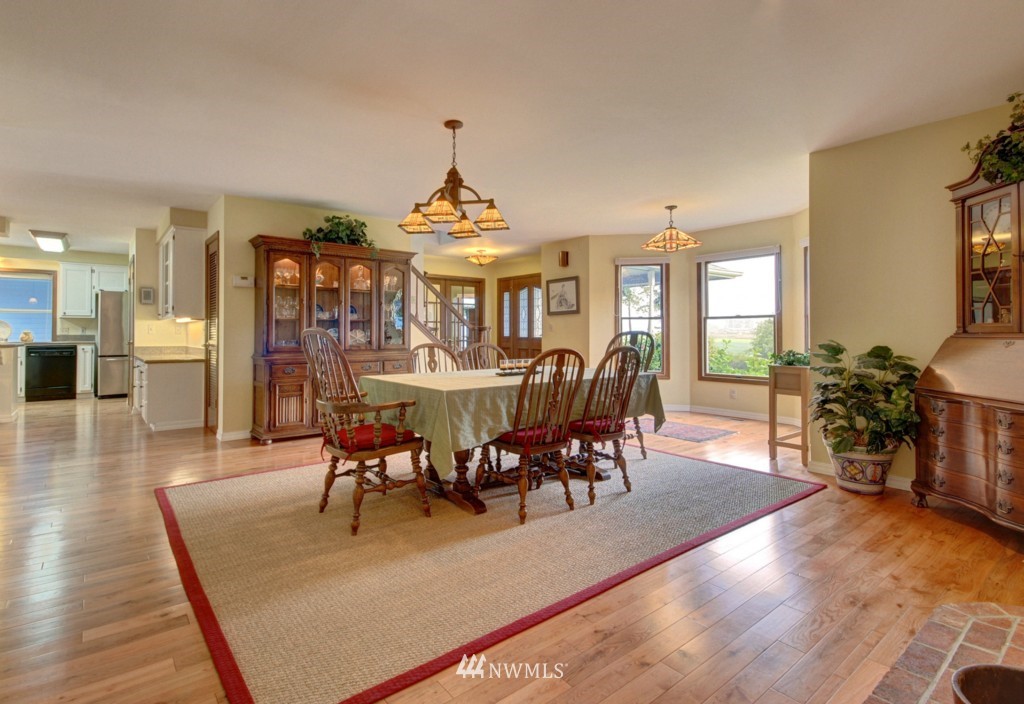 1362 Arnold Road Oak Harbor, WA 98277 - Photo 4 of 15 Gallery Image 4