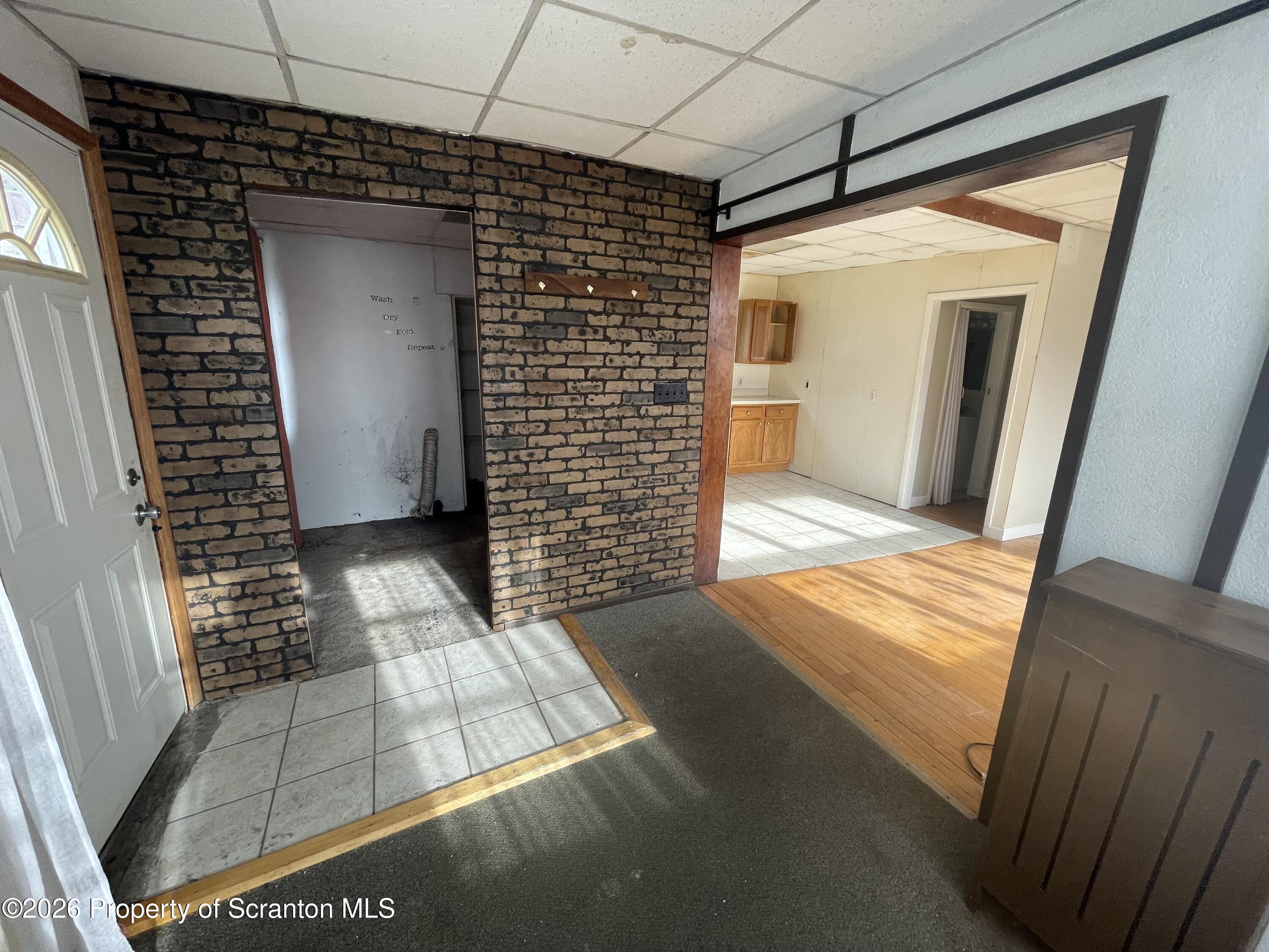 401 Putnam Street Scranton, PA 18508 - Photo 15 of 29 a view of wooden door