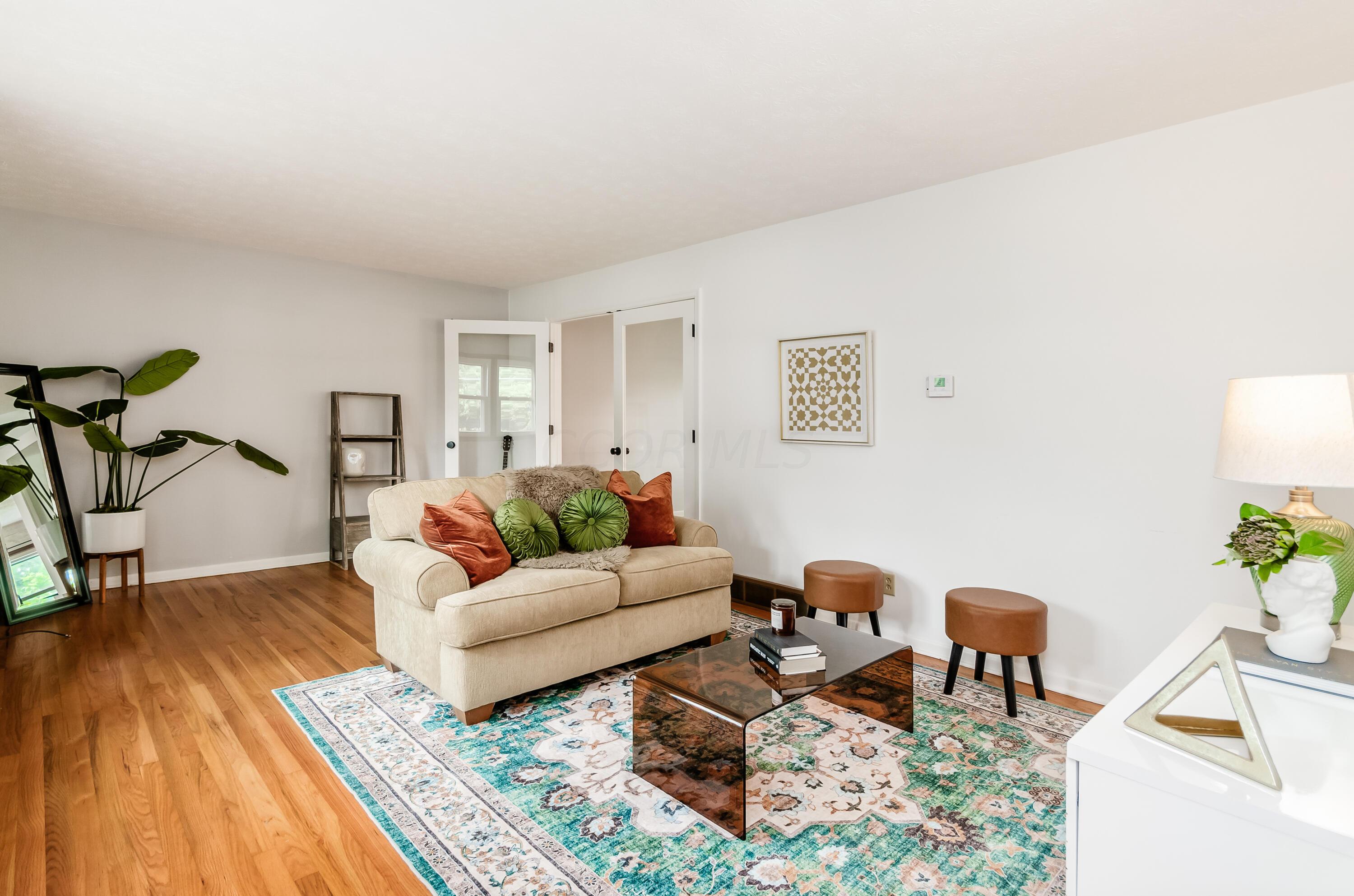 5560 Linworth Road Columbus, OH 43235 - Photo 6 of 37 K_5560_Linworth_Rd014