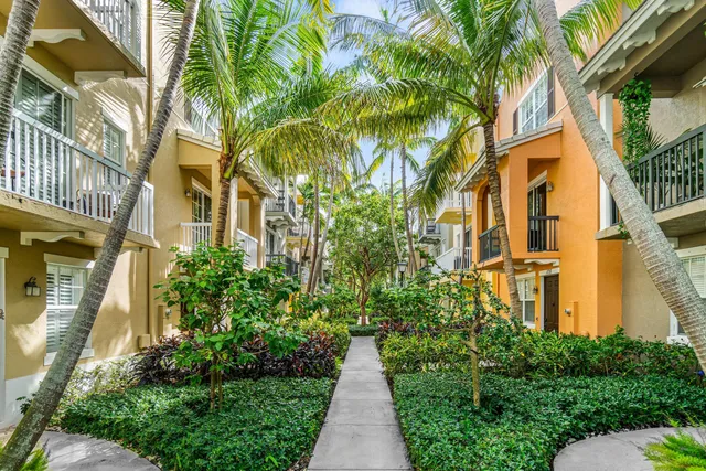 a view of a multi story building