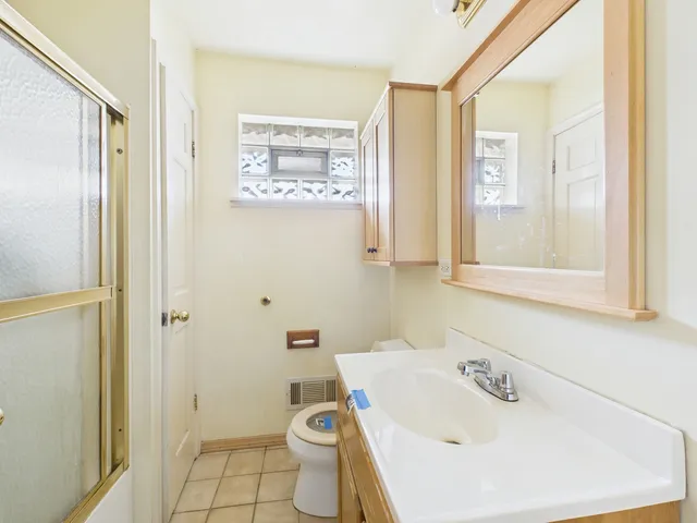 $240,000 | 11625 South Kildare Avenue, Alsip, IL 60803